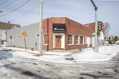 1046 Chicopee St