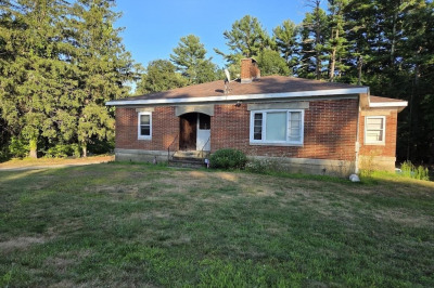 195 E Main St 1