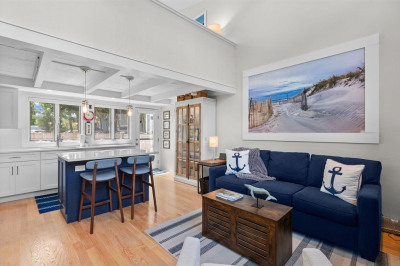 4 Railroad Avenue #2 1