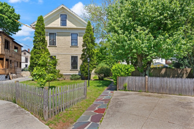 21 College Hill Rd 1