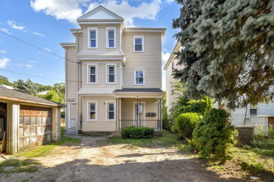 73 Weetamoe St