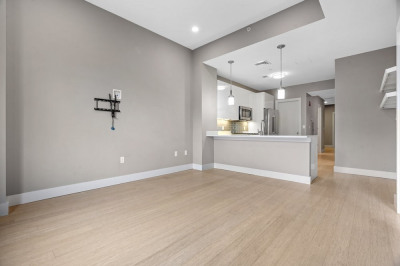 121 Portland St #503 1