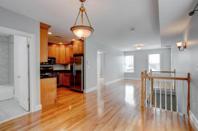 168 W Ninth #3 1