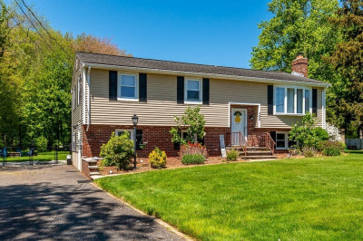 486 Leonard St 1