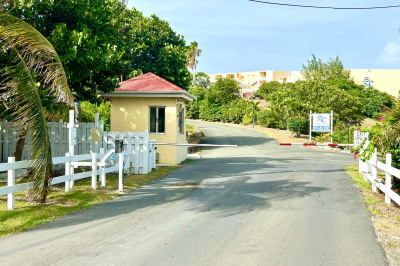239 St. John Qu 1