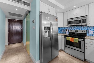 303 Smith Bay Ee 1