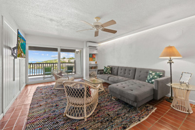 16 Tara Nazareth Rh 1