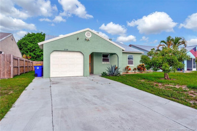 5914 SE Mitzi Lane 1