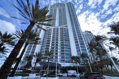 18101 Collins Ave #4201 1