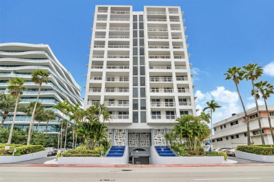 9341 Collins Ave #707 1