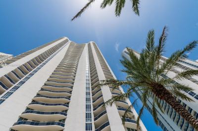 16001 Collins Ave #1706 1