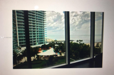10275 Collins Ave #807