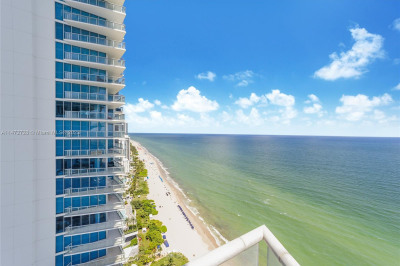 16901 Collins Ave #2805 1