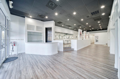 Former Salon Space For Rent On Us1 In Palmetto Bay 1
