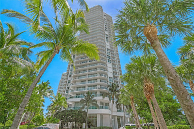 16500 Collins Ave #652 1