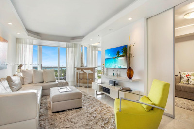 4779 Collins Ave #2306 1