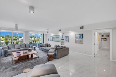5660 Collins Ave #2A 1