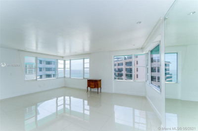 5255 Collins Ave #12A