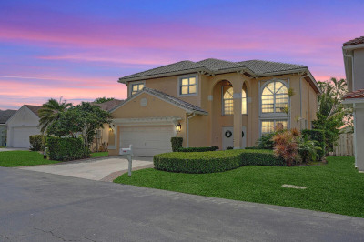 1342 E Fairfax Circle 1