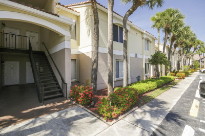 815 W Boynton Beach Boulevard #11-103 1