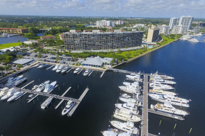 136 Lakeshore Drive #211 1