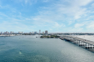 2640 Lake Shore Drive #1710 1