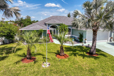2720 SE Kern Road 1