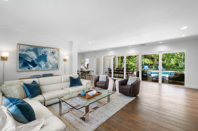 225 NW 11th Street 1