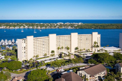 136 Lakeshore Drive #Ph 10 1