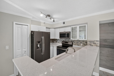 110 YACHT CLUB Way #103 1