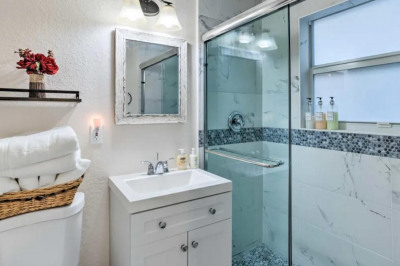 49 E 27th St #3 1