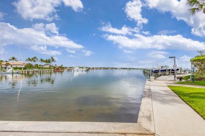 11390 Twelve Oaks Way #122 1
