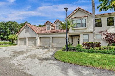 5801 Coach House Cir #E 1
