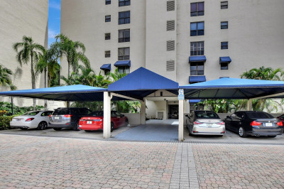 7572 Regency Lake Drive #502 1