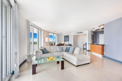 5161 Collins Ave #1505 1