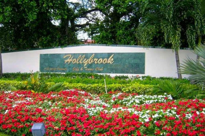 9511 N Hollybrook Lake Dr #104