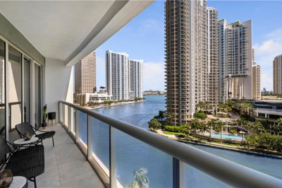 495 Brickell Ave #BY1005 1
