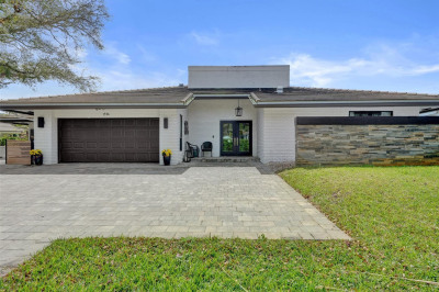 614 Lakewoode Circle W 1