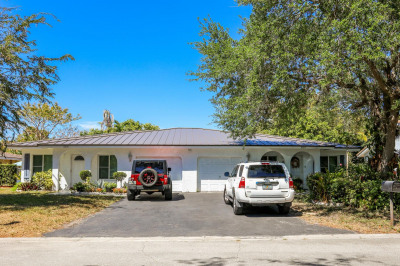 8243 NW 39th St 1