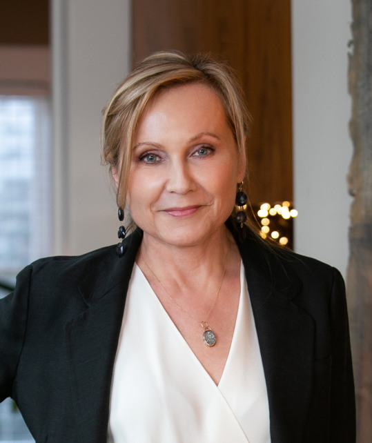 Leslie Dickinson