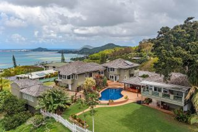 Private Ocean View Estate with 4 Homes - 25,400+SF Land