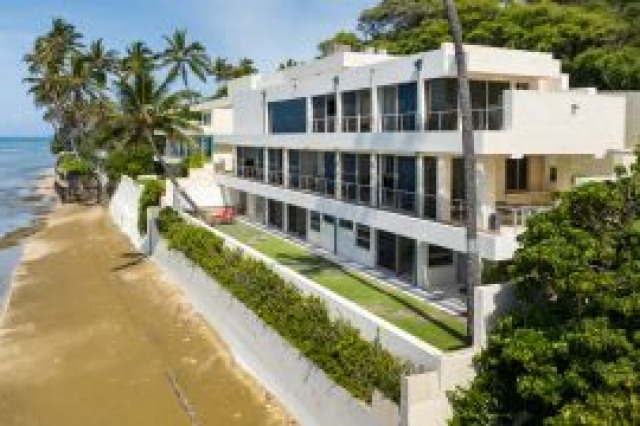 Prime Diamond Head Oceanfront Location