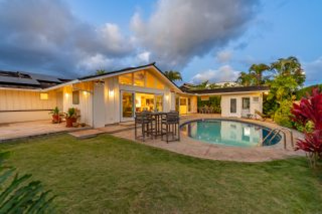 Remodeled Single-Level Kahala Home with Guest Cottage