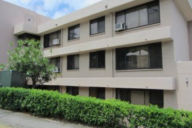 15-Unit Apartment Building in Great Punchbowl Location