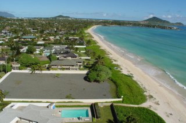 Beachfront 32,870sf Lot on World-Famous Kailua Beach