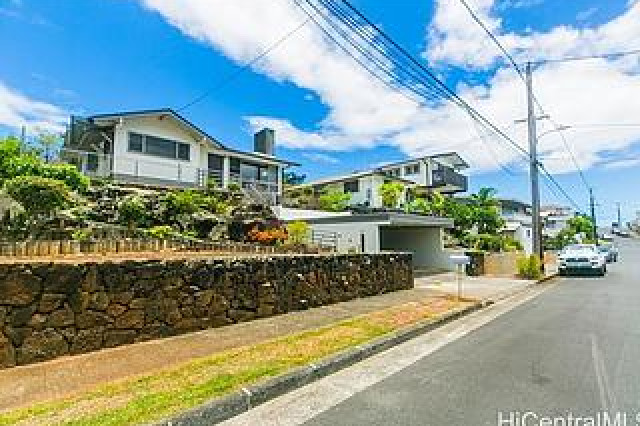 Moanalua Gardens Home