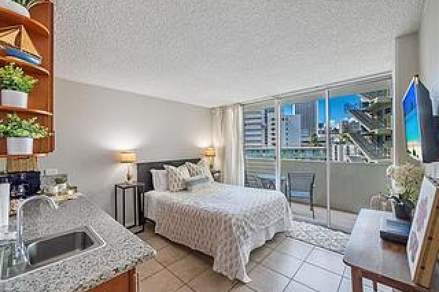 Waikiki Grand Hotel Condo