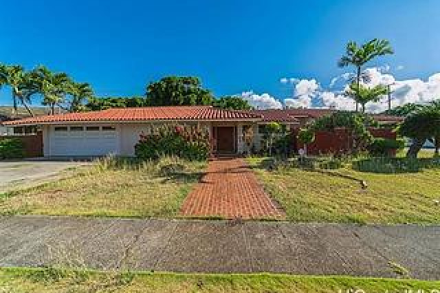 Waialae Golf Course Home