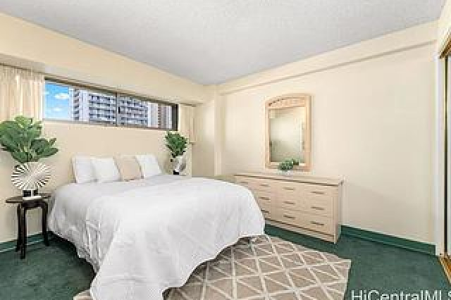 Waikiki Park Hgts Condo