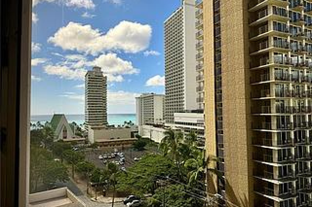 Waikiki Banyan Condo